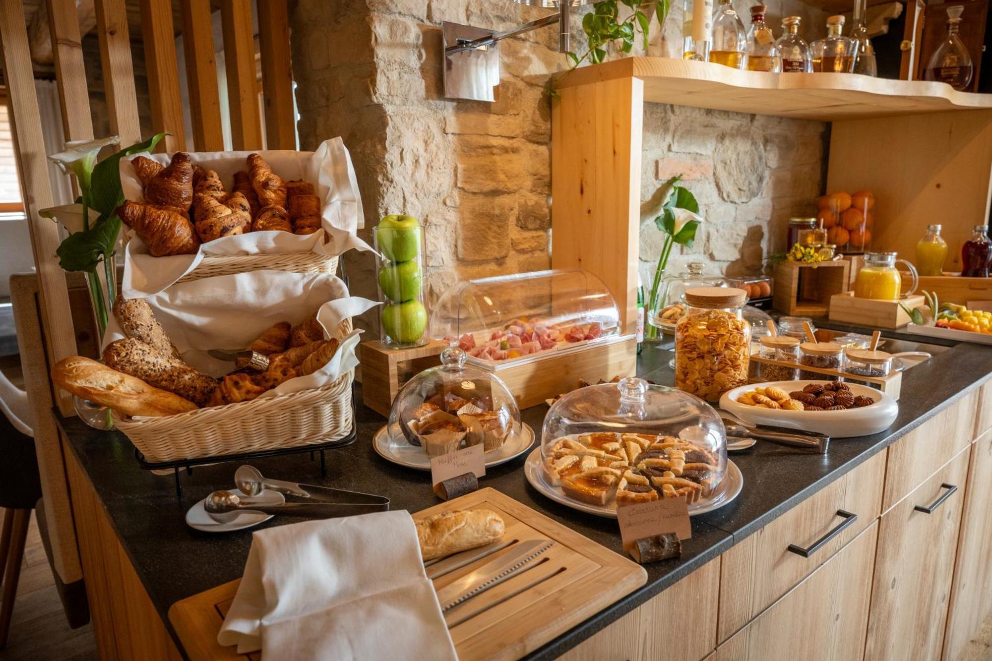 Aura Relais Hotel Урбино Екстериор снимка