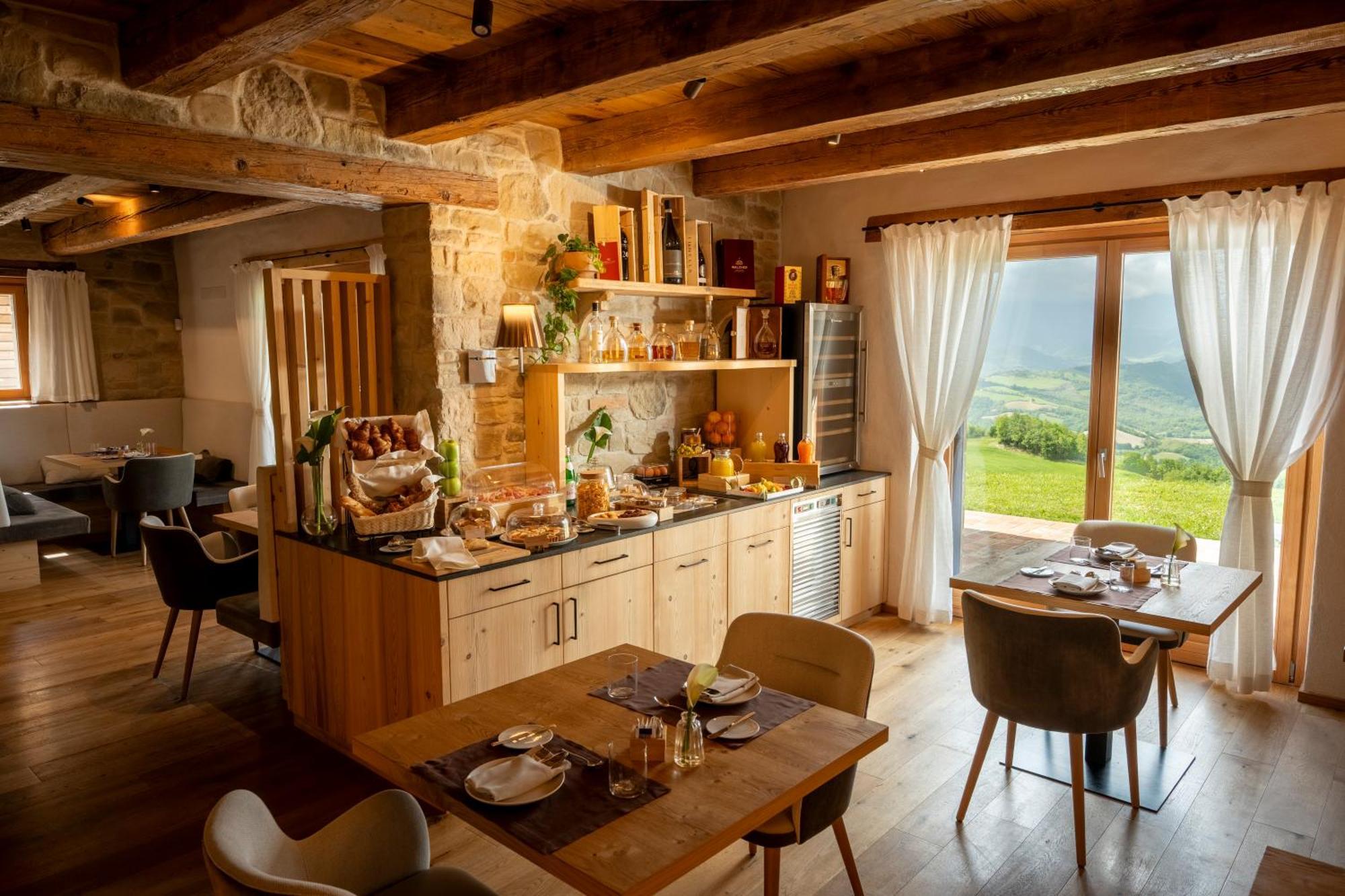 Aura Relais Hotel Урбино Екстериор снимка